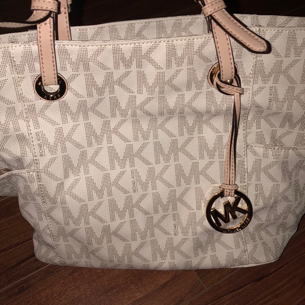 Michael Kors pocketbook